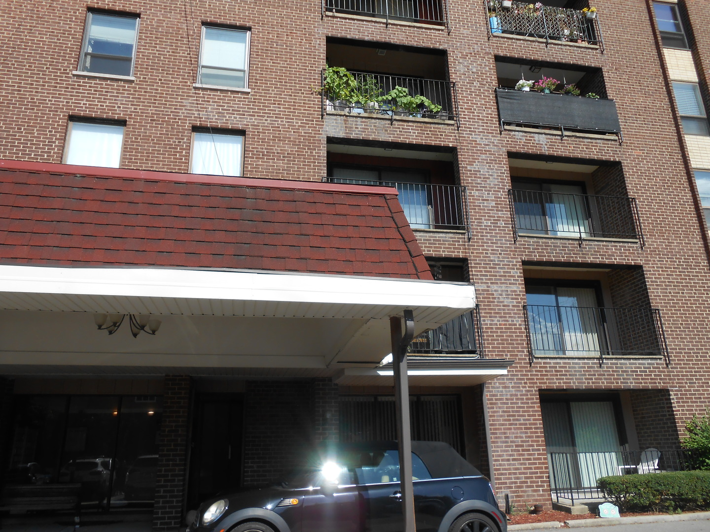 6330 N Lincoln Avenue 2a Property Photo 1