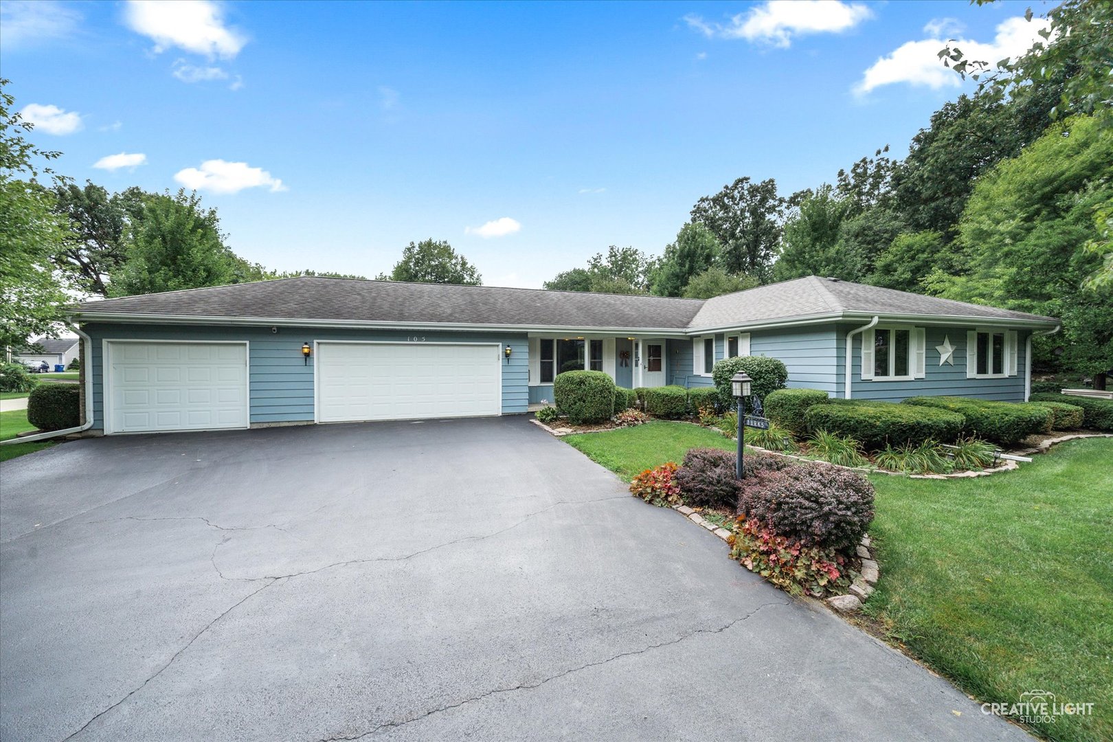 105 E Oak Knoll Drive
