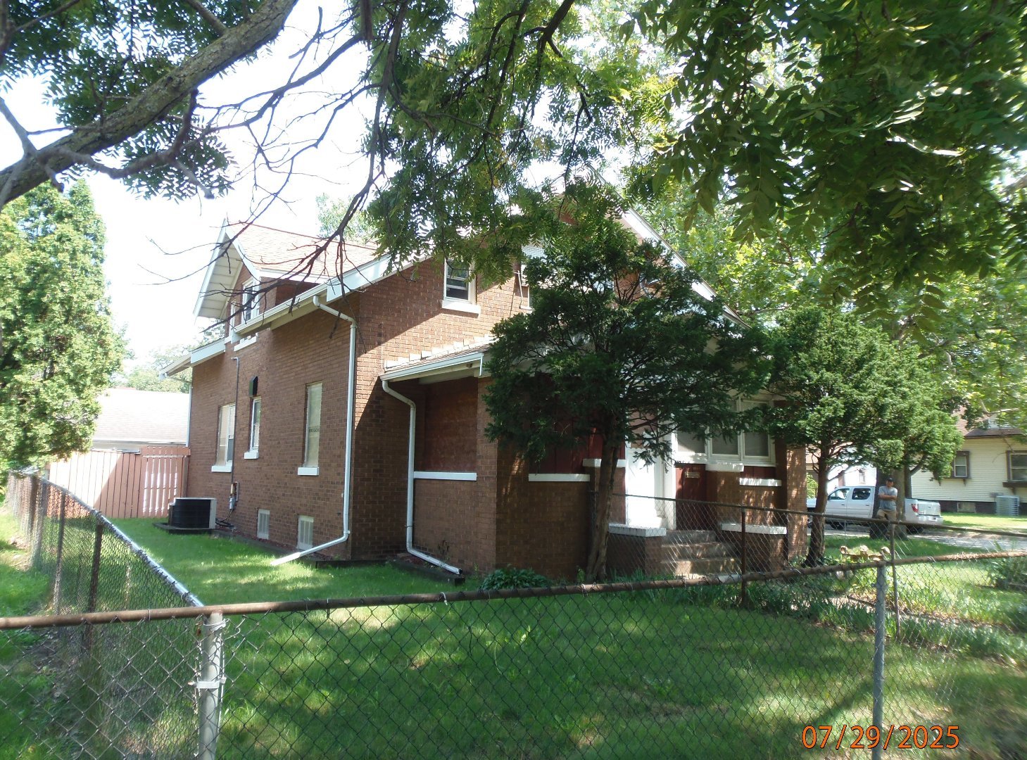 2142 S 6th Street Property Photo 1