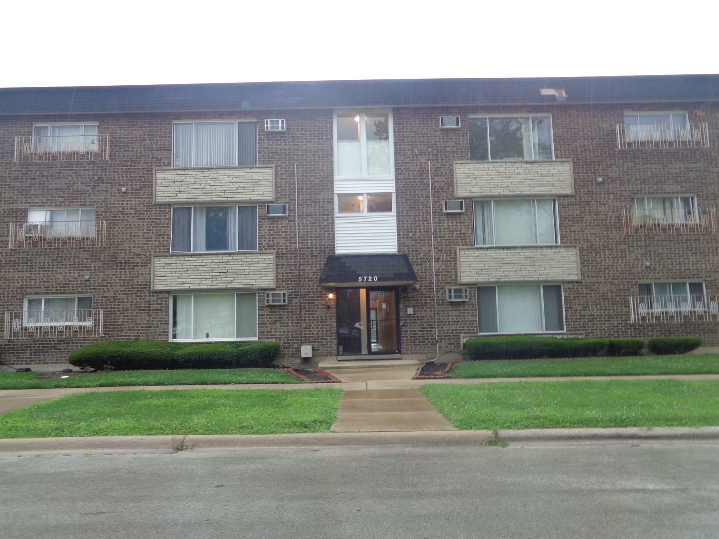 5720 W 108th Street 3b Property Photo 1