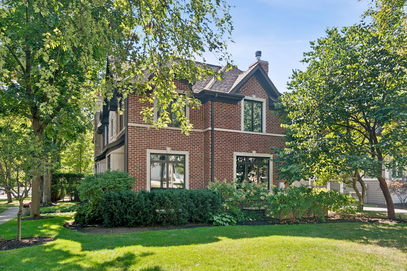 438 Birch Street Property Photo 4