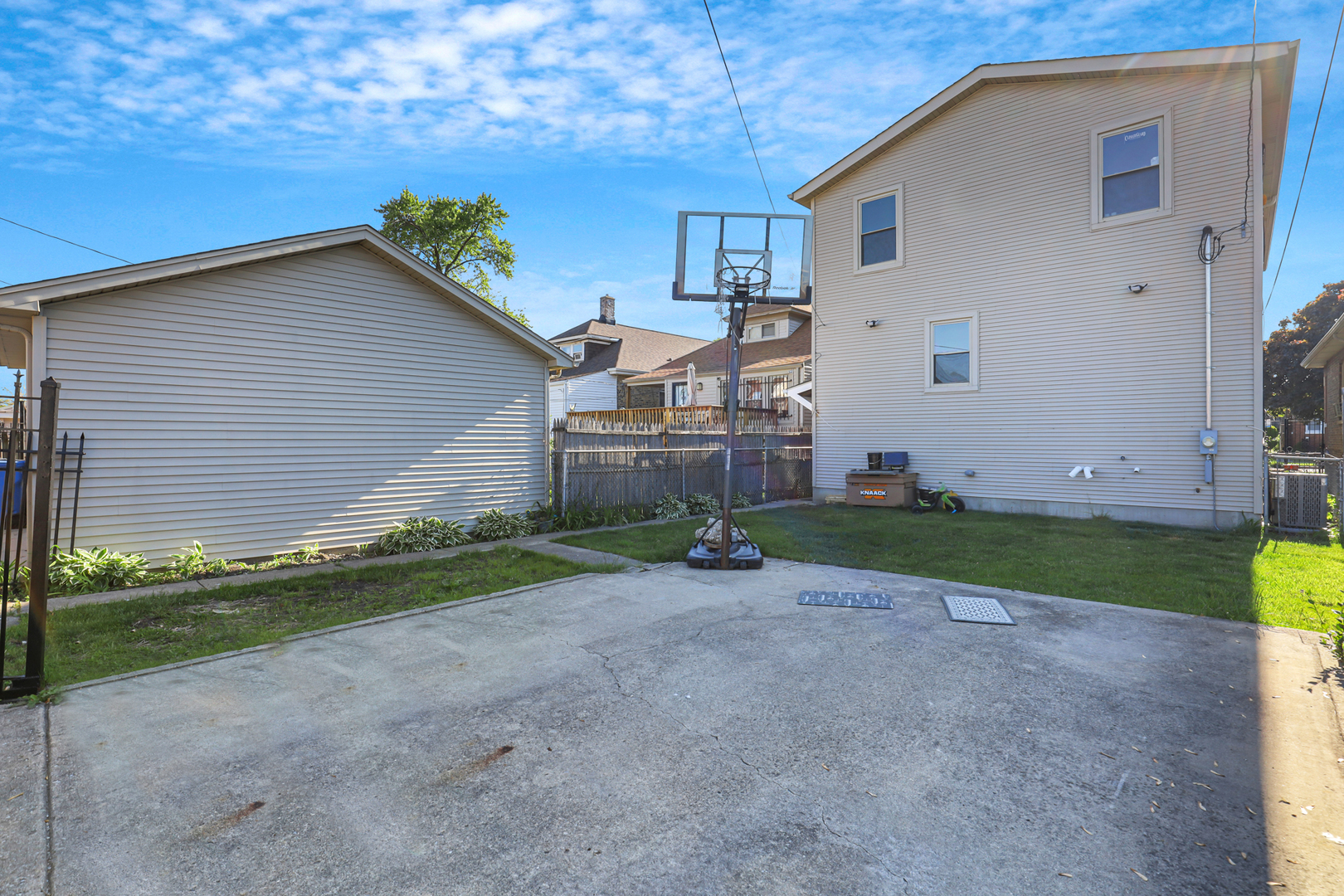 1511 N Monitor Avenue Property Photo 28