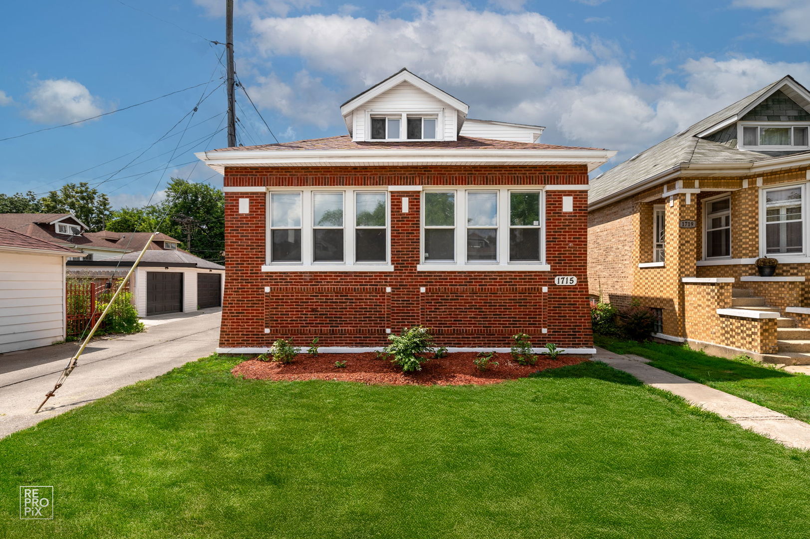 1715 W 91st Place