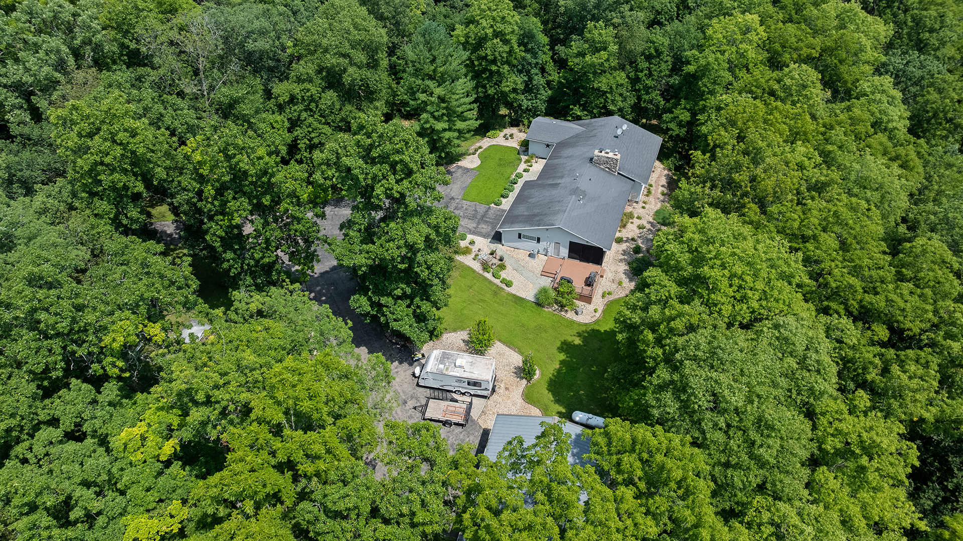 975 W Cliff Road Property Photo 1
