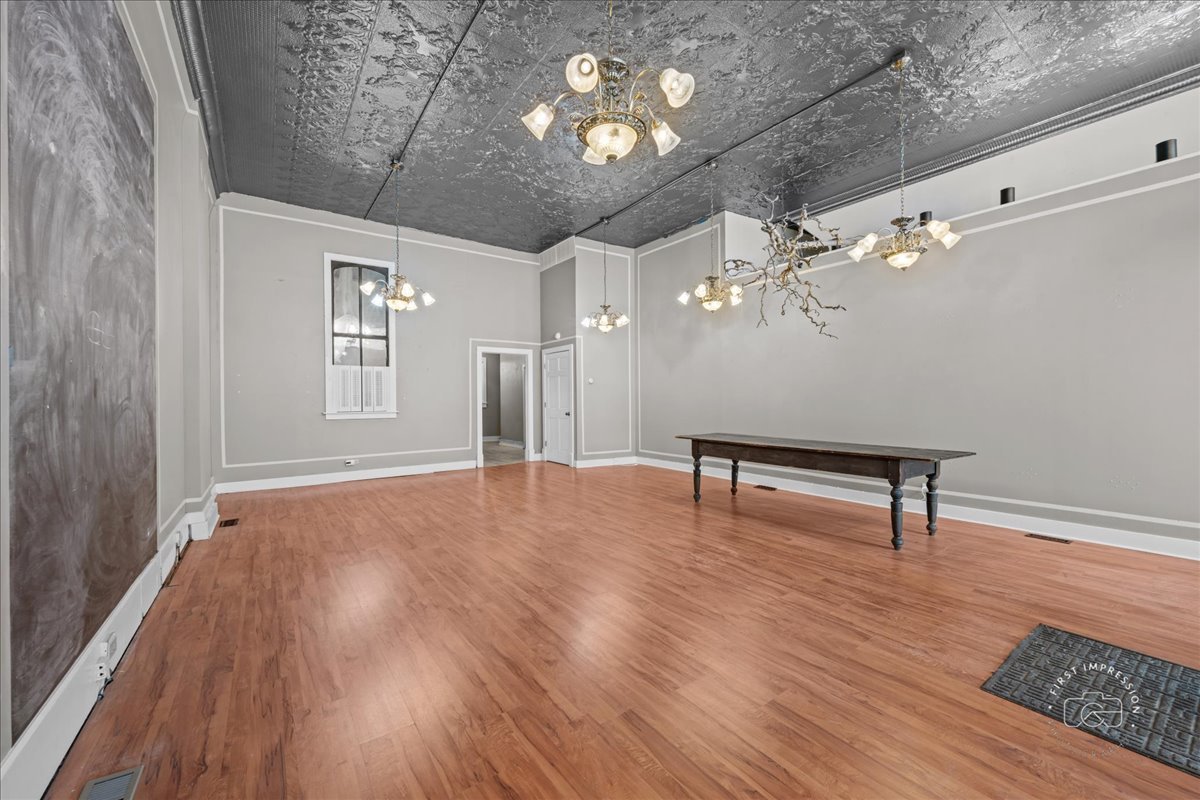 10 Douglas Avenue Property Photo 3
