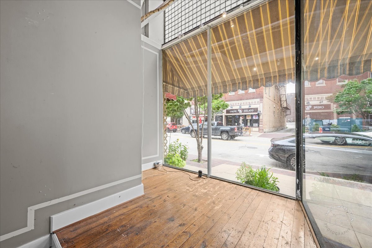 10 Douglas Avenue Property Photo 6