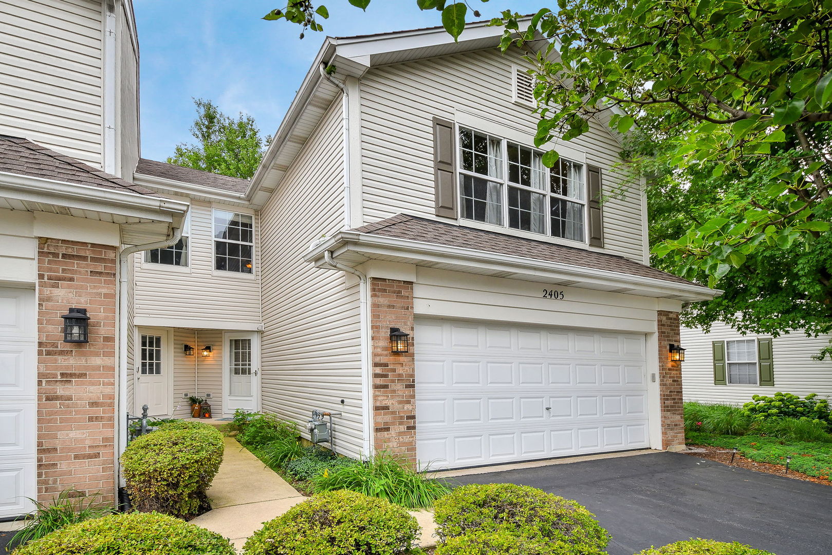 2405 Stoughton Circle Property Photo 1