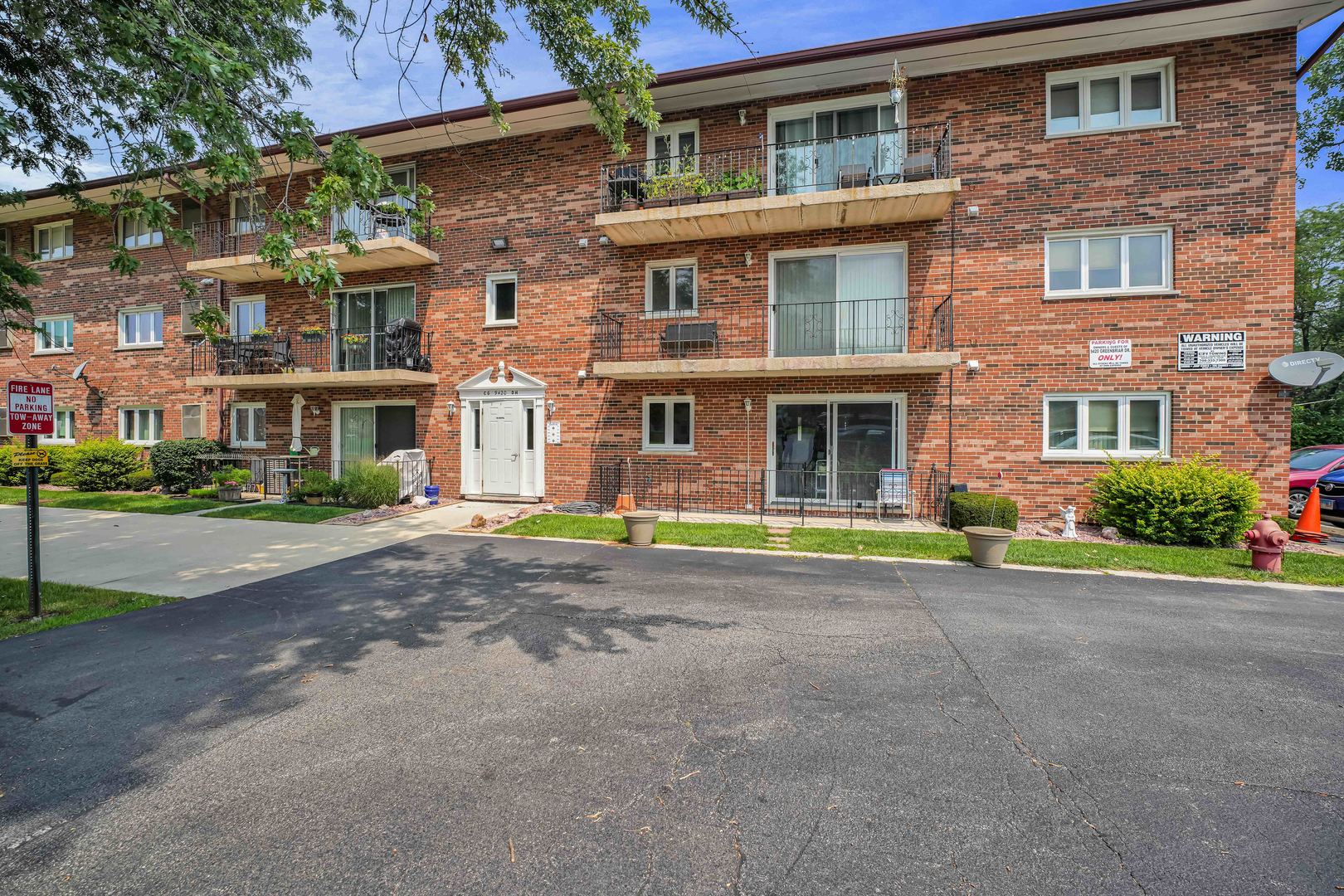 9420 Greenbriar Drive 3h Property Photo 1