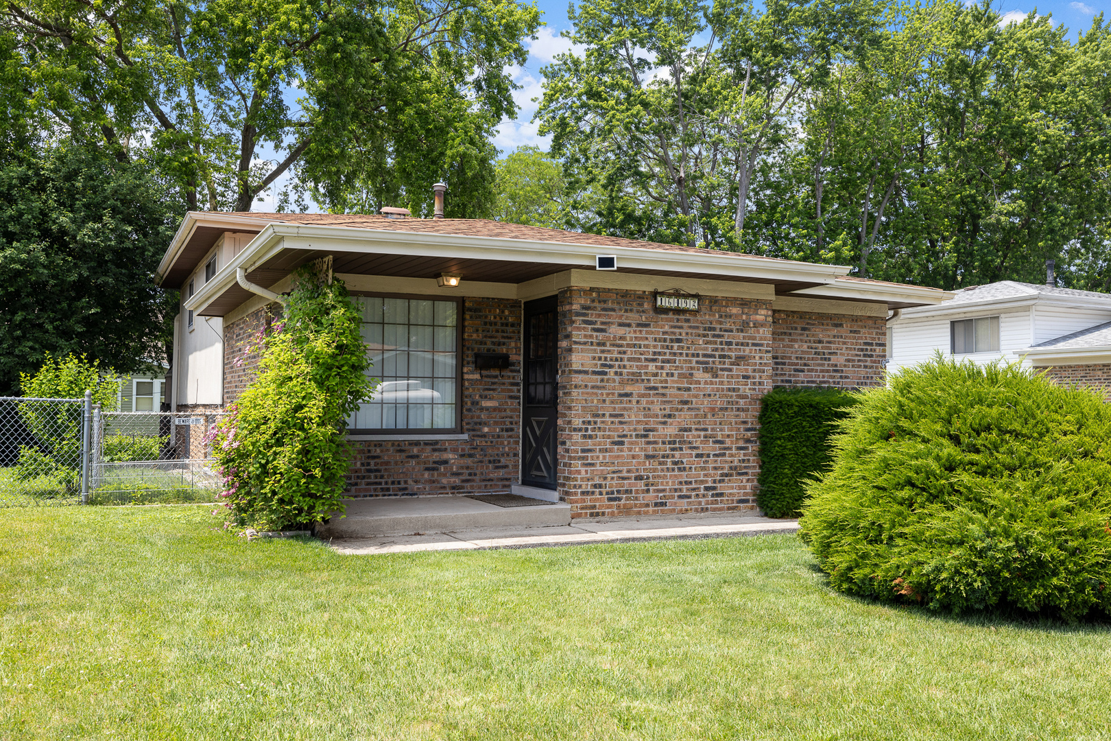 16492 Brockton Lane Property Photo 1