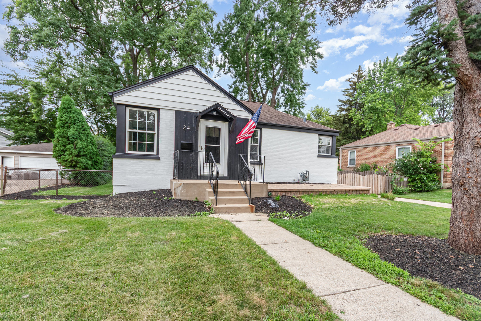 24 Hiawatha Drive Property Photo 1