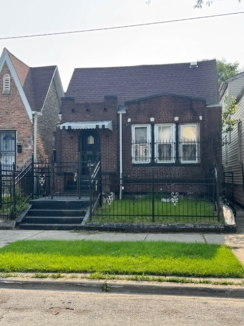 7203 S Winchester Avenue Property Photo 1