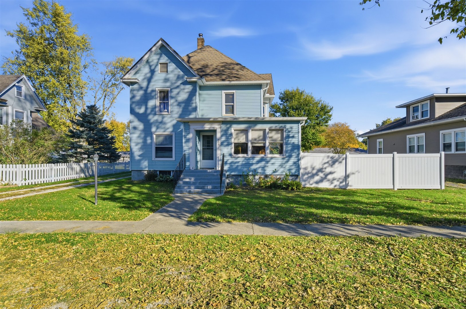 208 N Jackson Street Property Photo 1