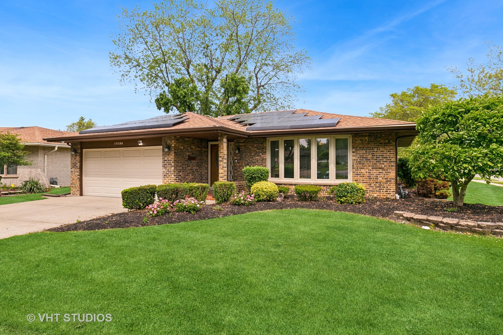 17124 Langley Avenue Property Photo 1