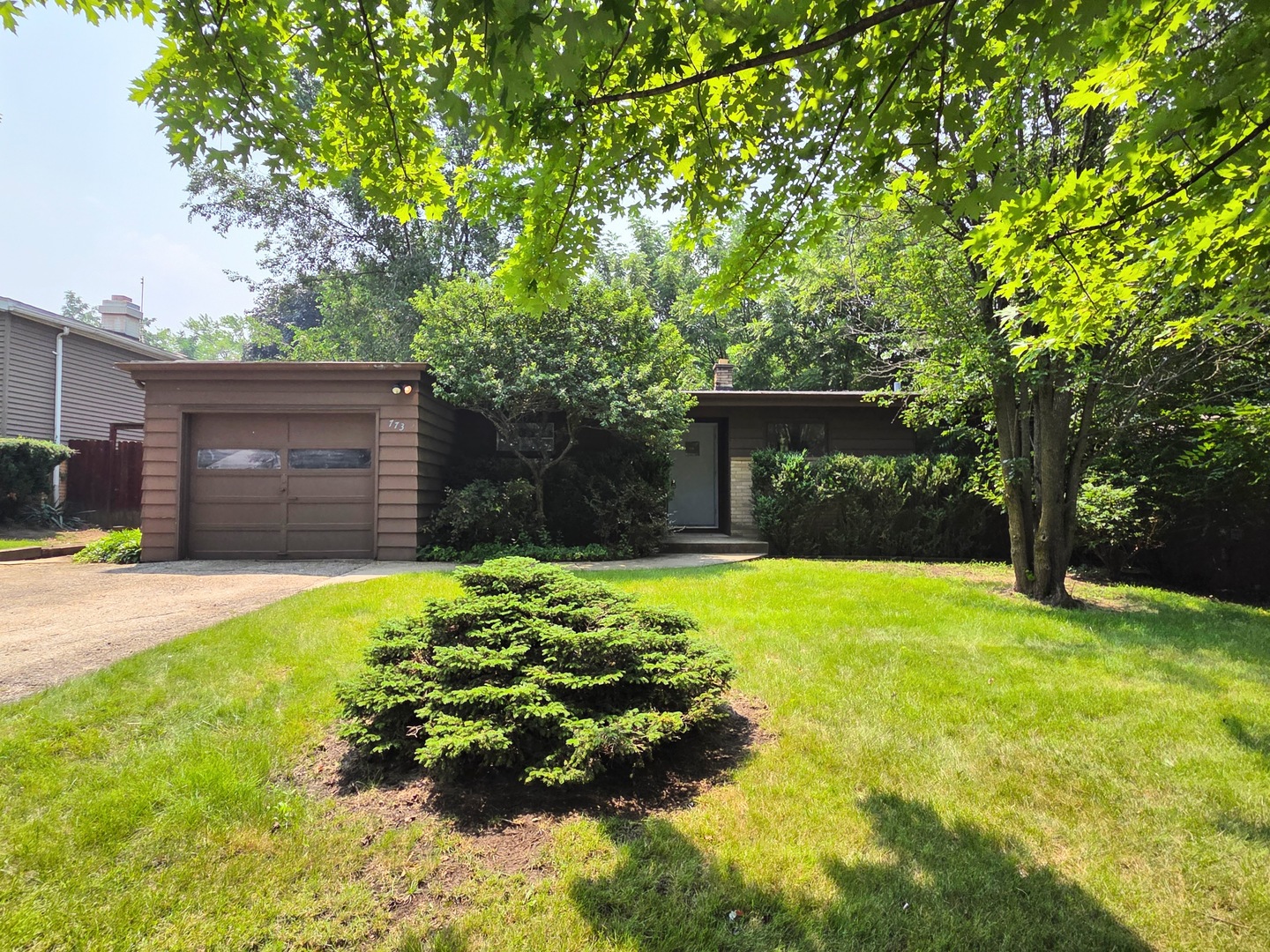 773 Lomond Drive Property Photo 1
