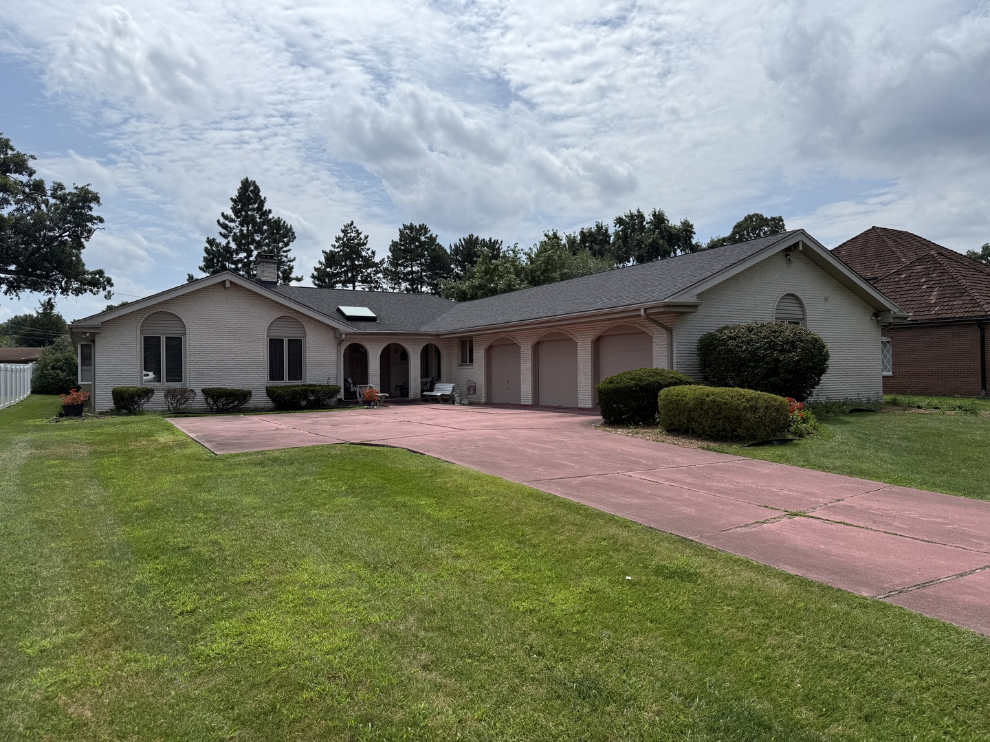 476 Hiawatha Trail Property Photo 1