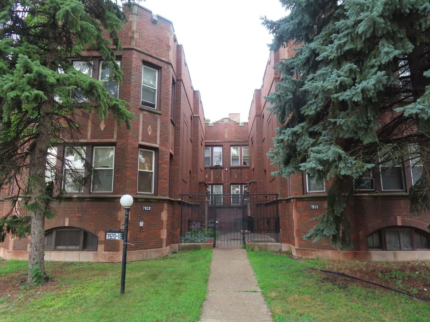 7918 S Calumet Avenue Property Photo 1