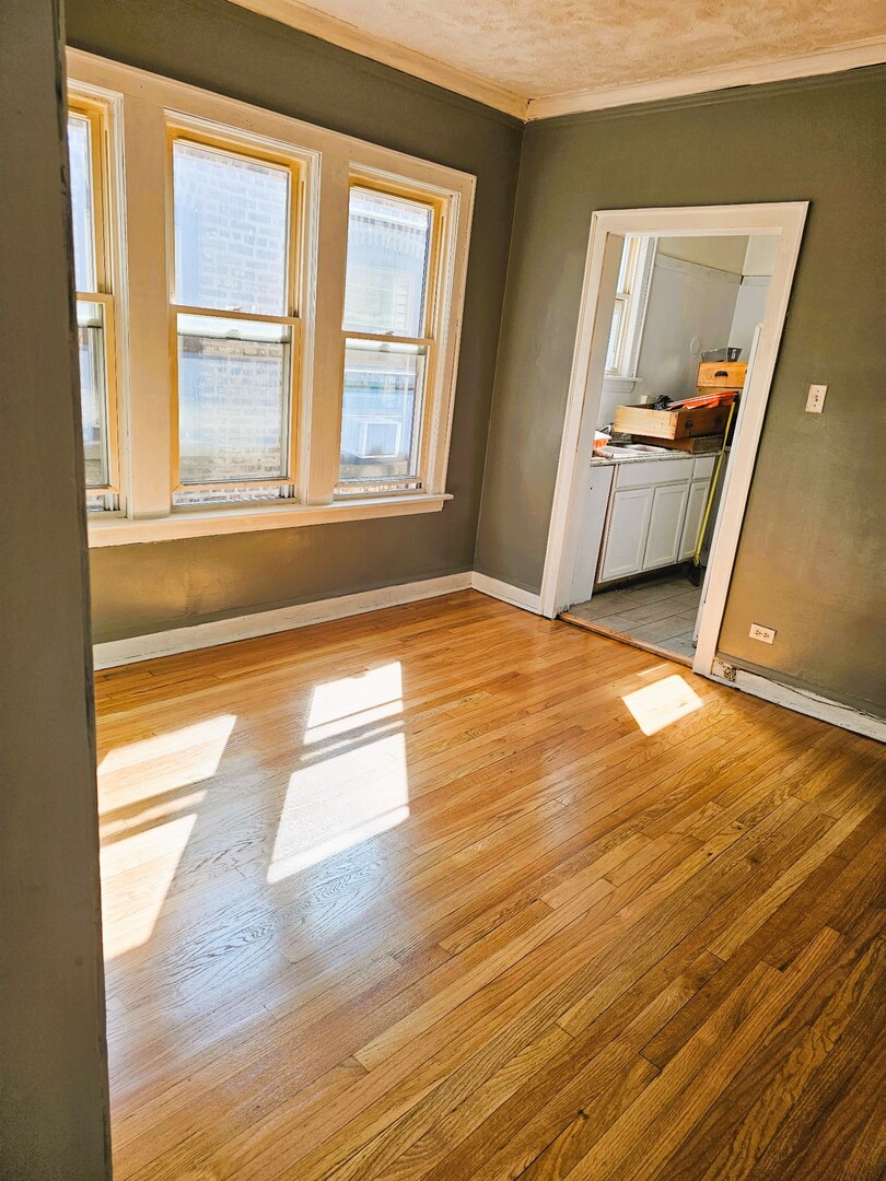 7918 S Calumet Avenue Property Photo 10