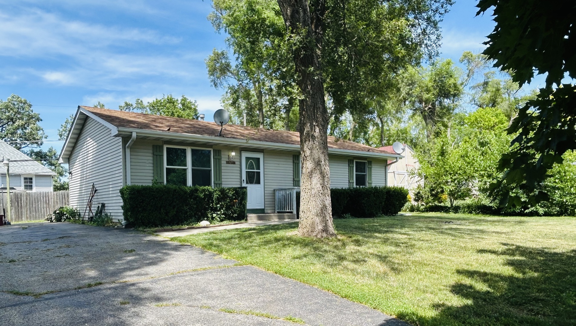 7710 E Sunset Drive Property Photo 1