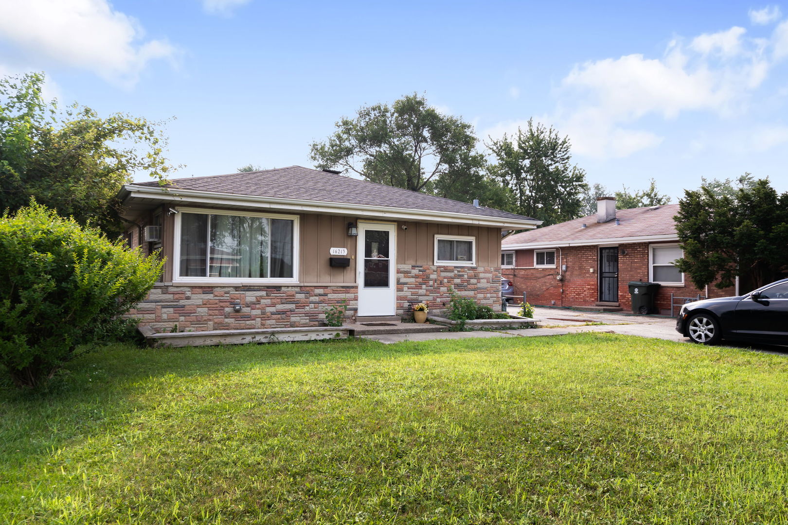 16213 Wolcott Ave Property Photo 1