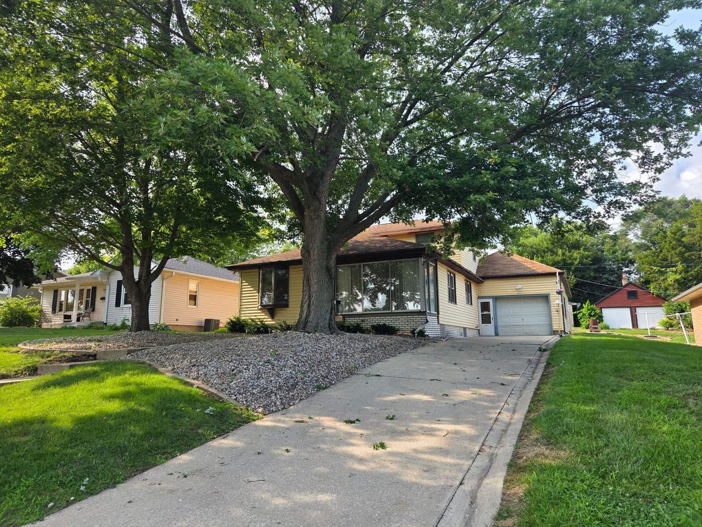 108 W 6th Street Property Photo 1
