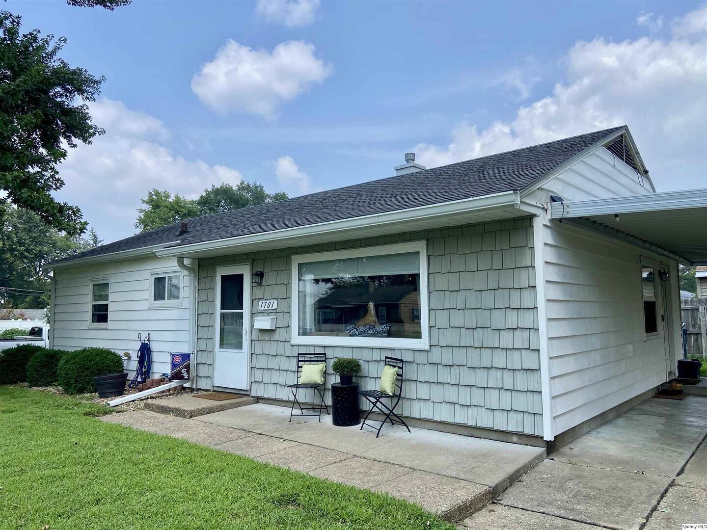 1701 W West Granview Drive Property Photo 1