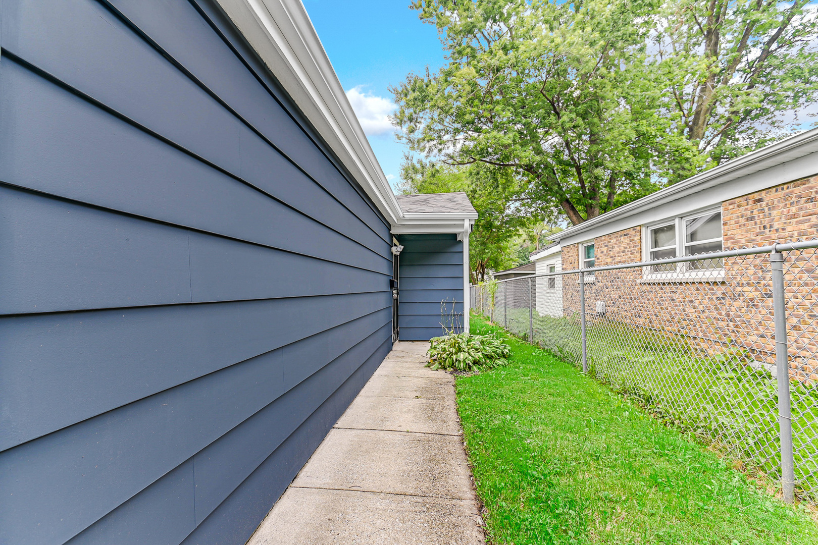 16840 Bulger Avenue Property Photo 2