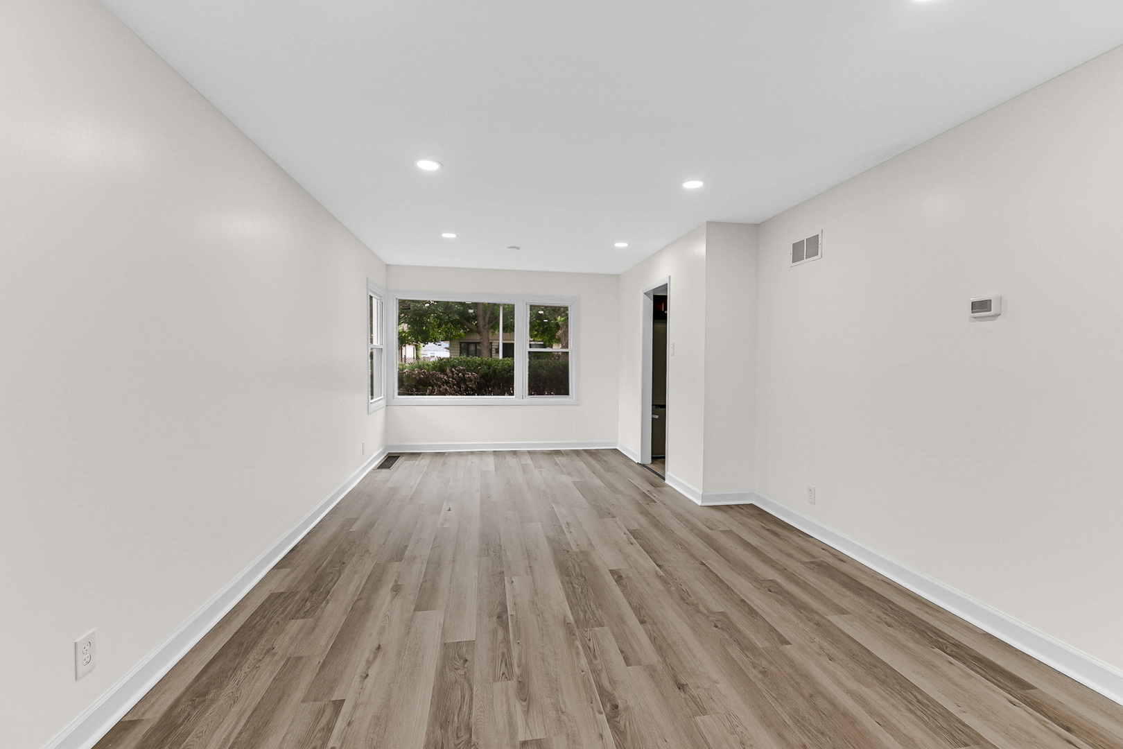 16840 Bulger Avenue Property Photo 3