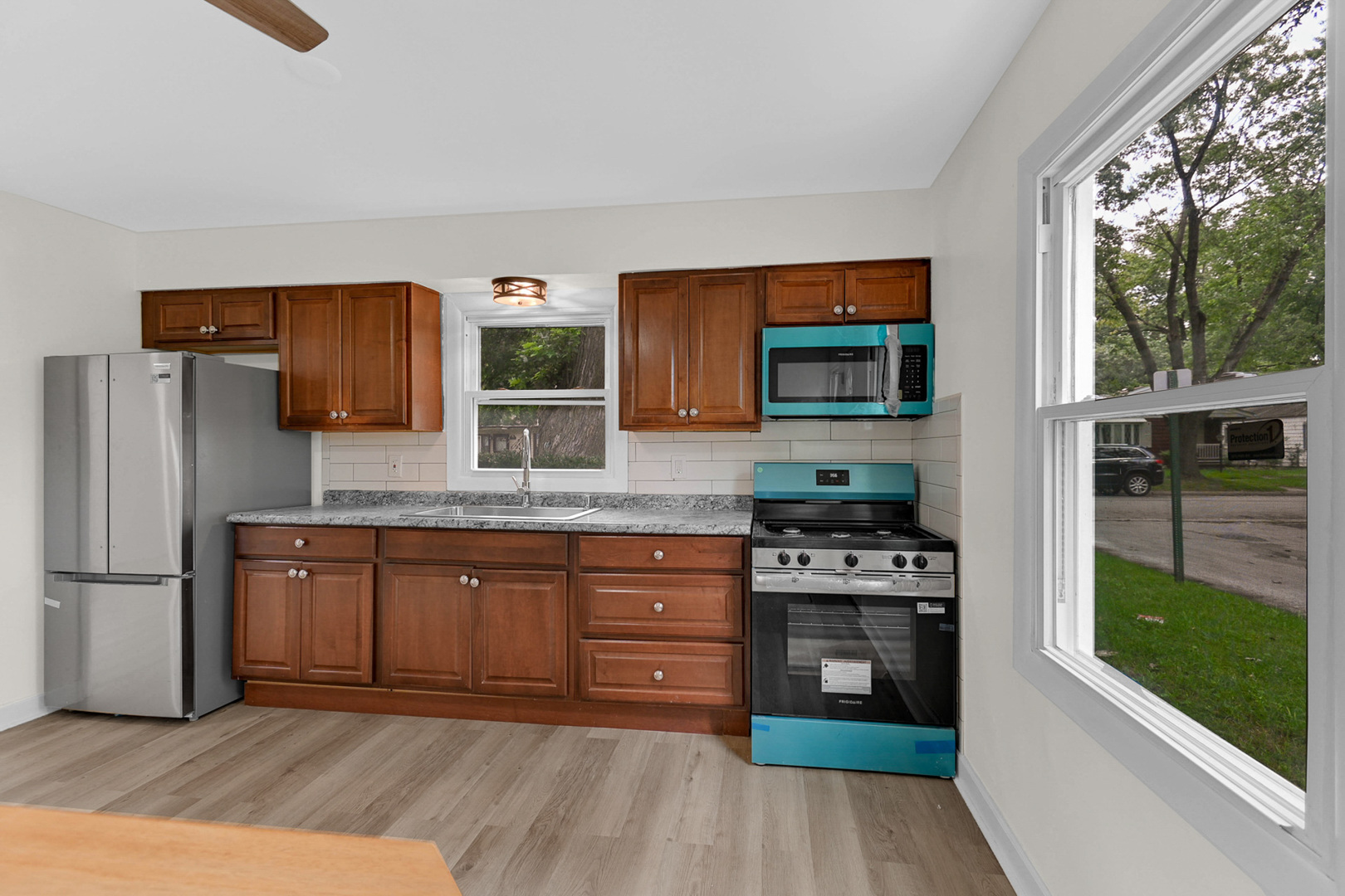 16840 Bulger Avenue Property Photo 6
