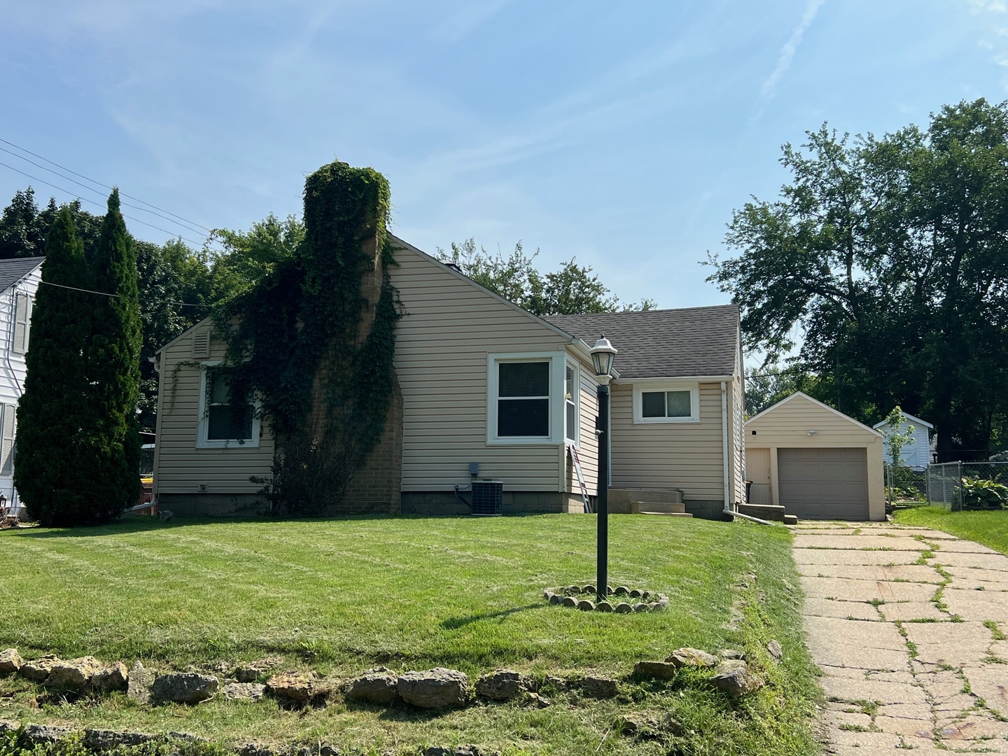 912 Peter Avenue Property Photo 1