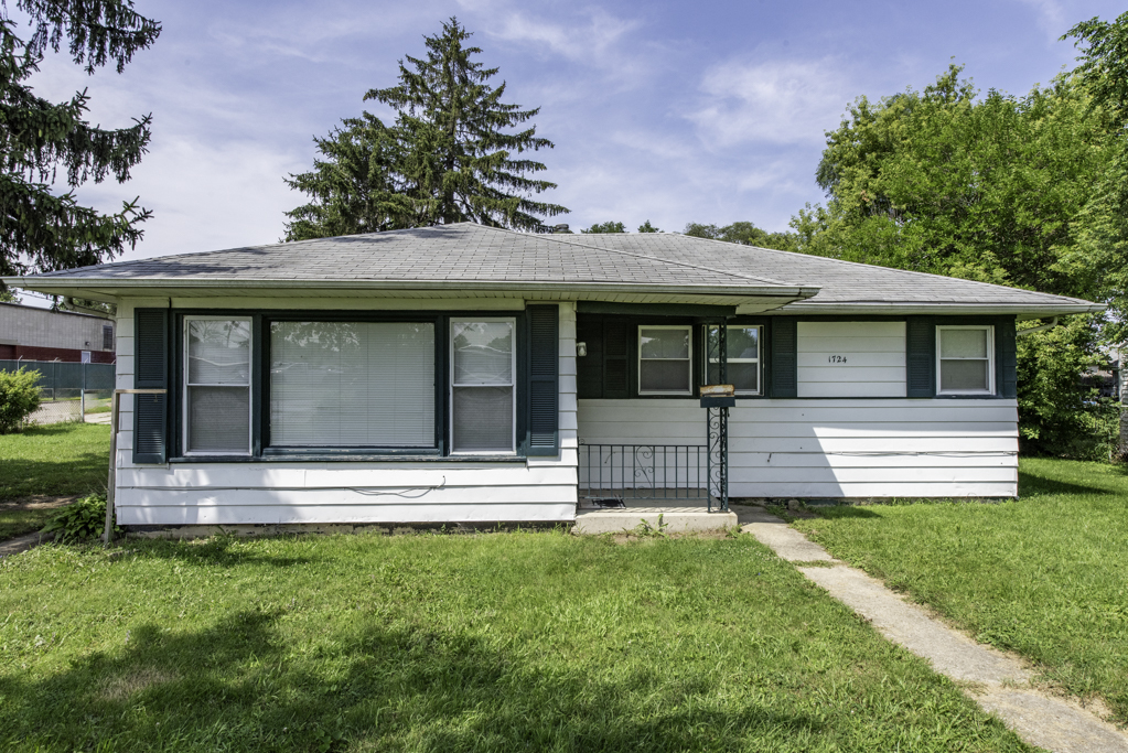 1724 Lyons Court Property Photo 1