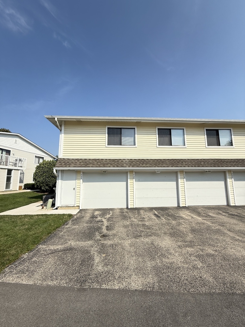 724 Whitesail Drive Property Photo 1