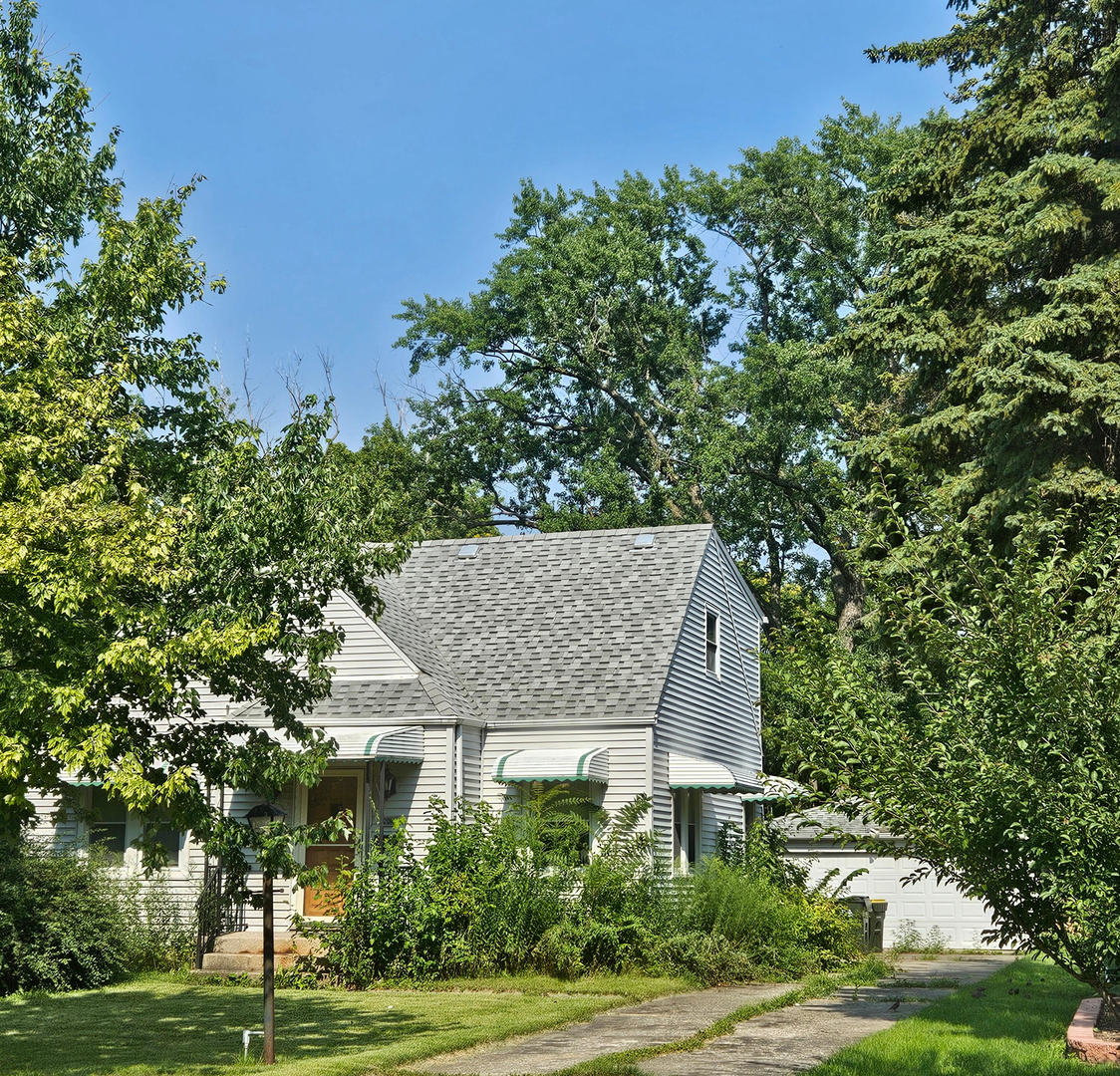 2049 N Hawthorne Avenue Property Photo 1