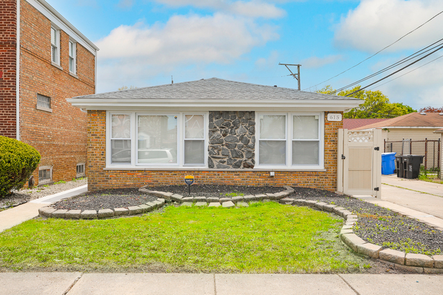 615 E 101st Place Property Photo 1