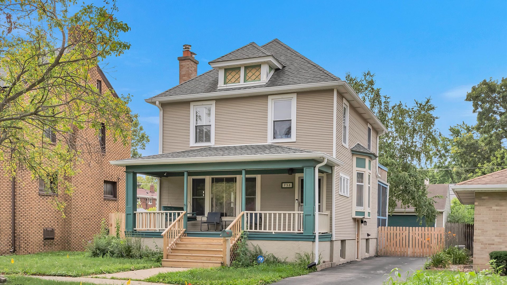 958 Campbell Street Property Photo 1
