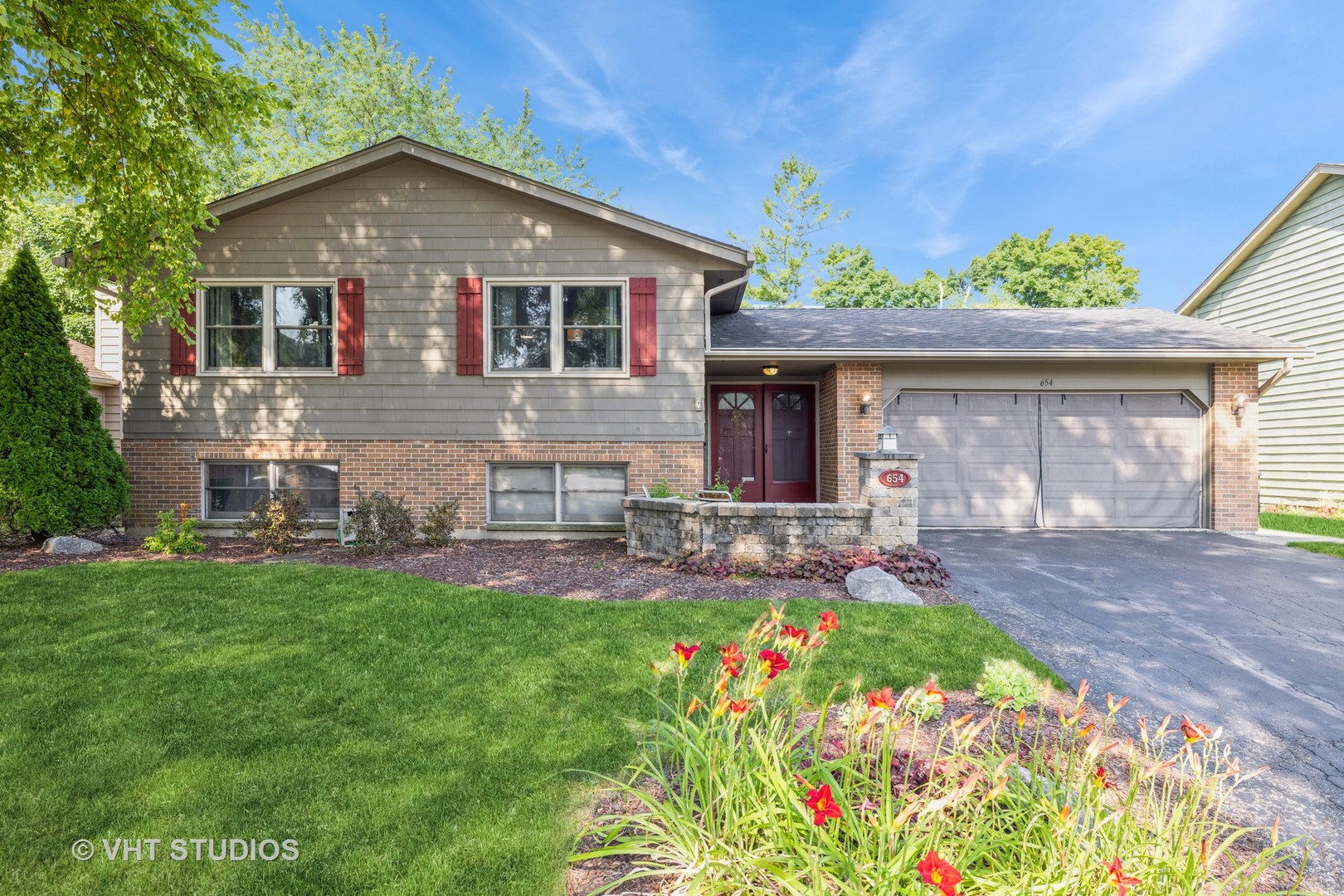 654 Blue Spruce Lane Property Photo 1
