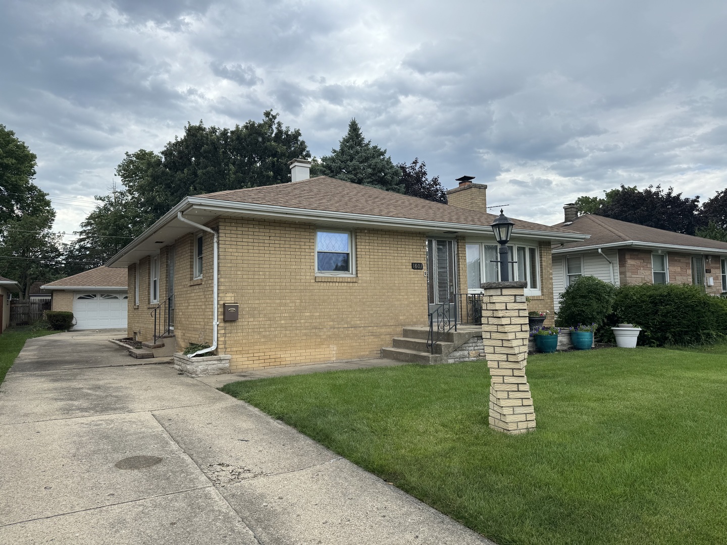 1807 Oakland Avenue Property Photo 1