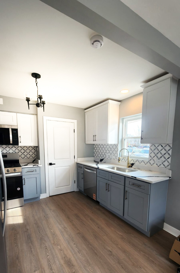 9451 S Lawndale Avenue Property Photo 2