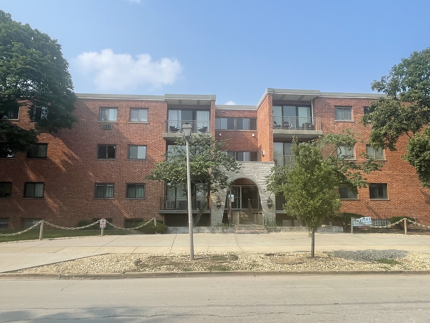 197 W Armitage Avenue 202 Property Photo 1