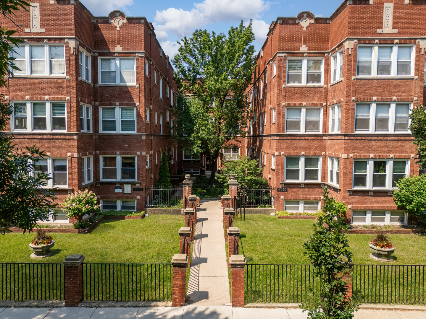 4442 N Beacon Street 2 Property Photo 1