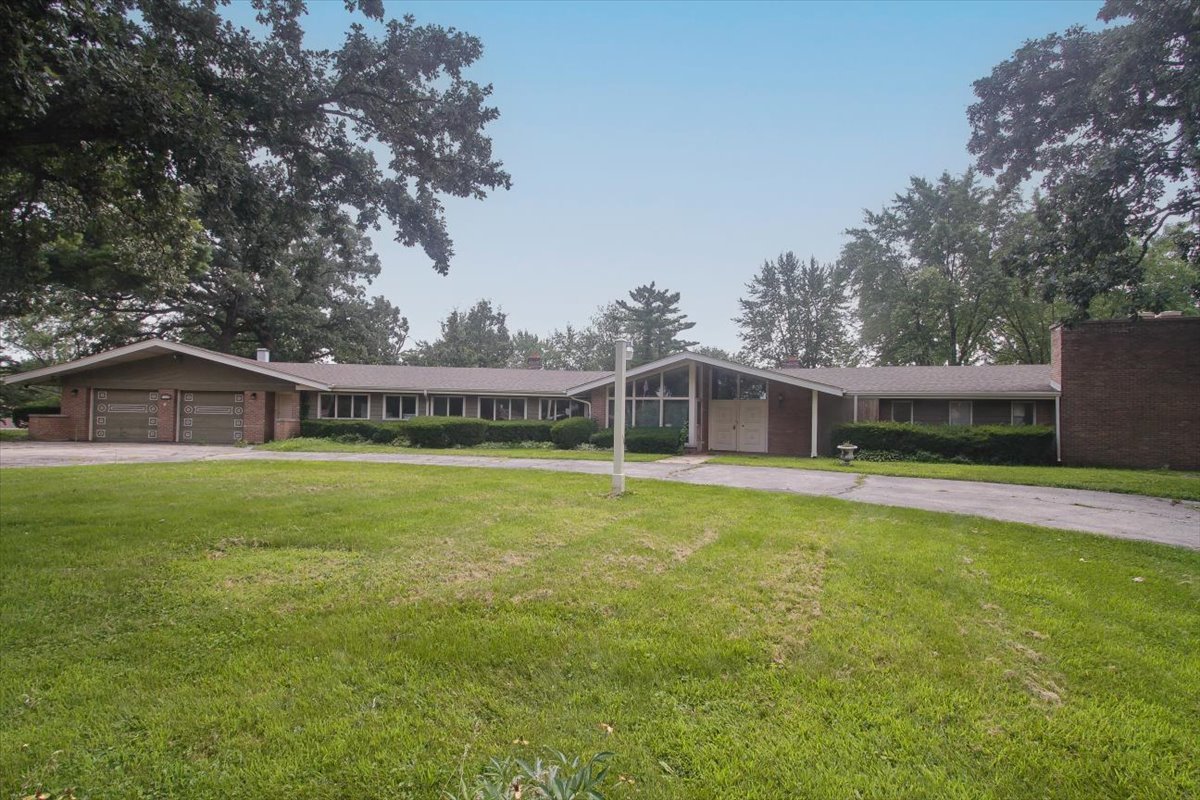 701 W Stearns Road Property Photo 1