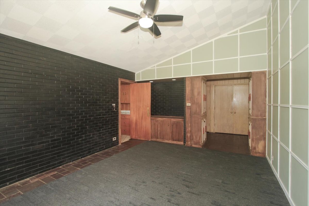 701 W Stearns Road Property Photo 9