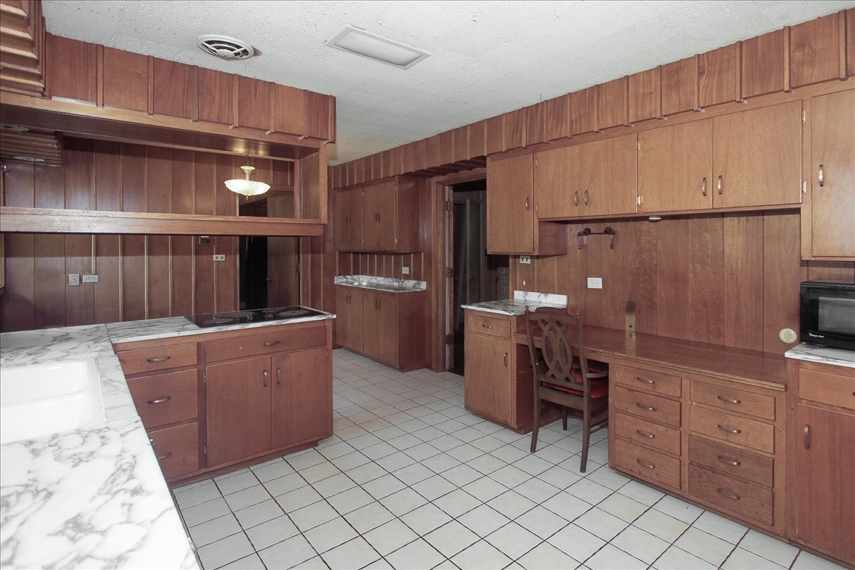 701 W Stearns Road Property Photo 11