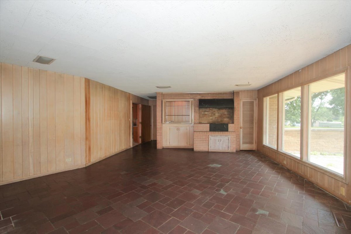 701 W Stearns Road Property Photo 14