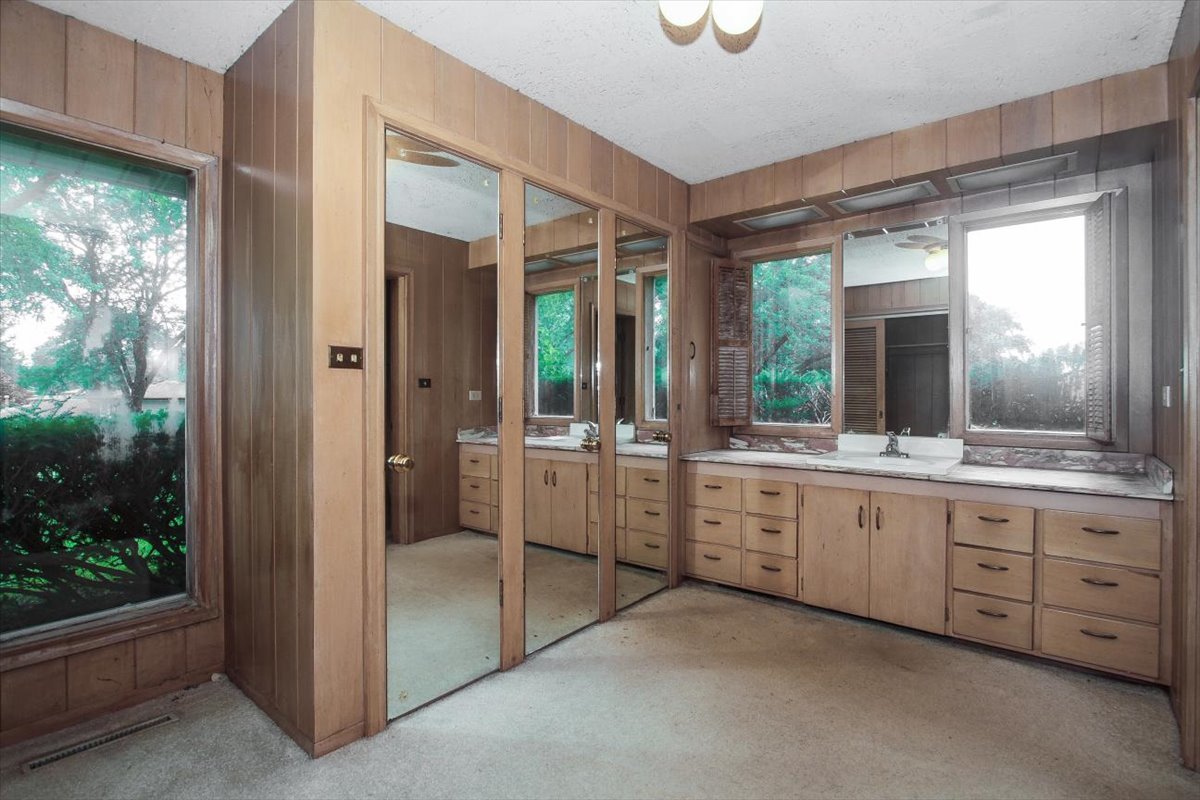 701 W Stearns Road Property Photo 18
