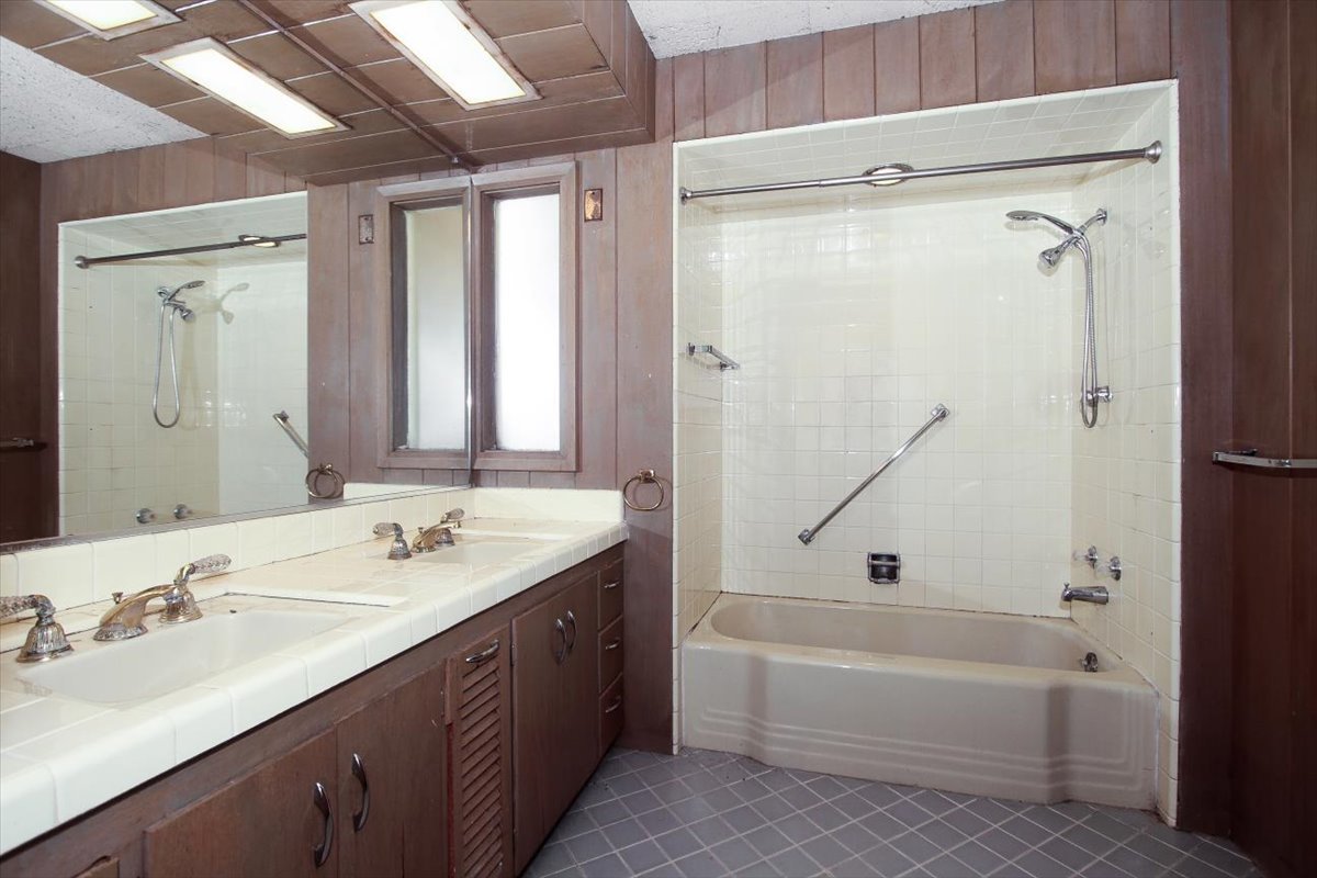 701 W Stearns Road Property Photo 25