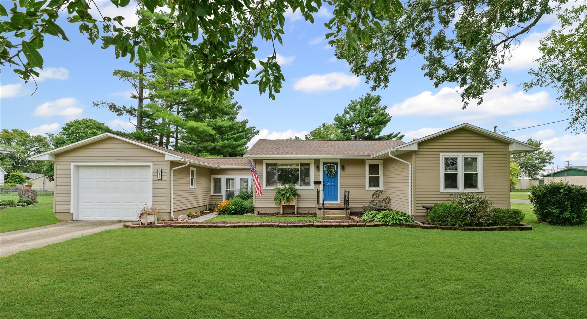 618 S Lott Boulevard Property Photo 1