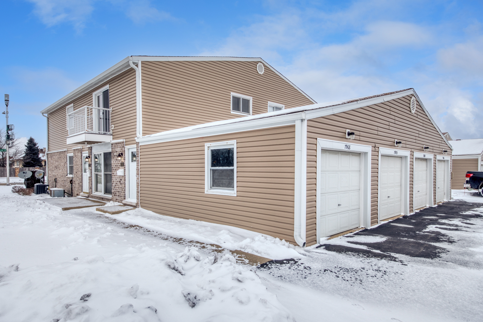 7968 163rd Pl Property Photo 1