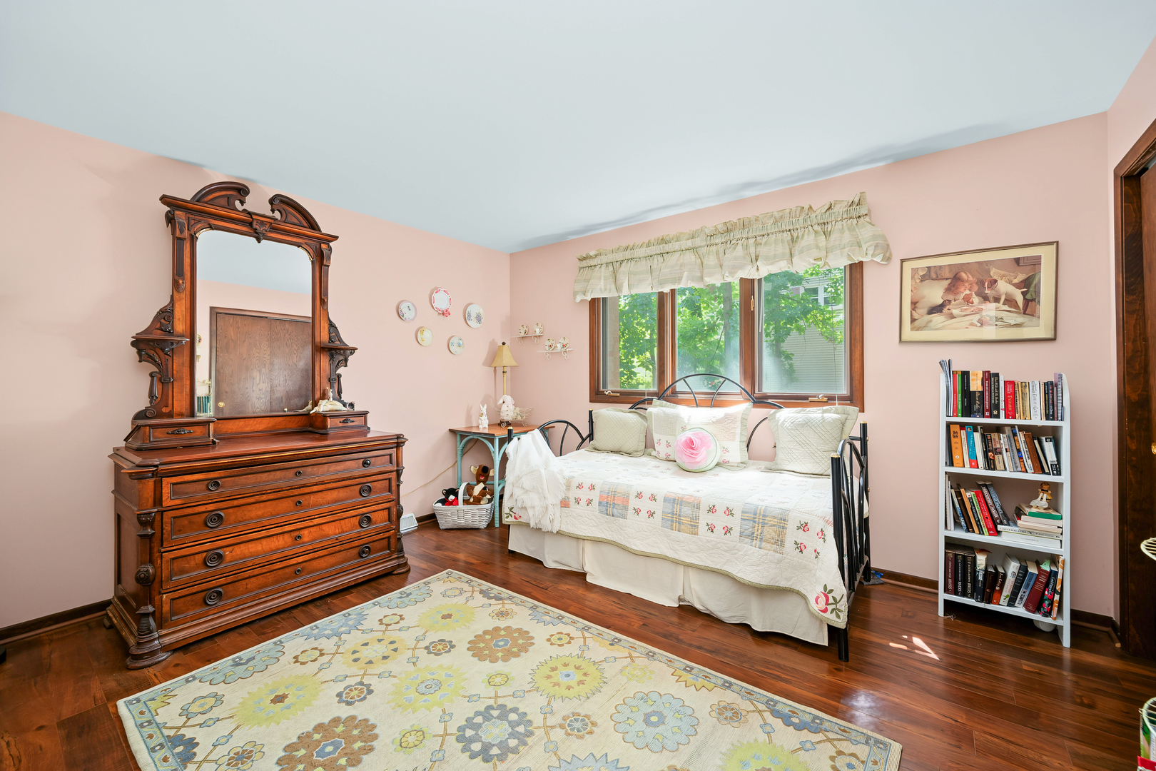 28w266 Hillview Avenue Property Photo 17