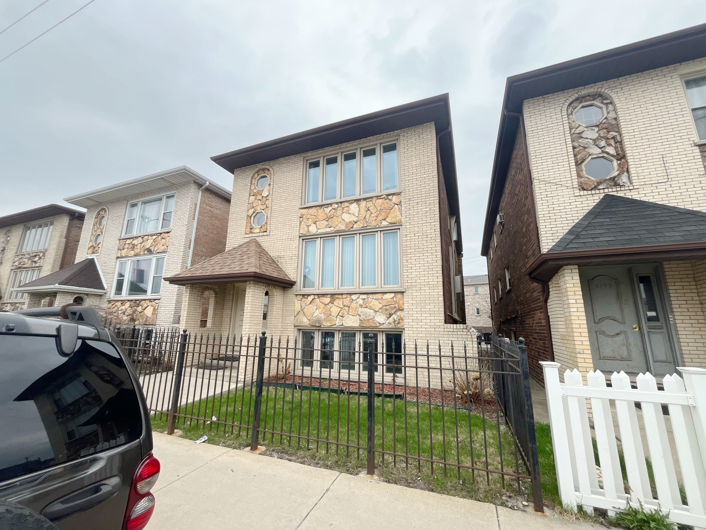 5189 S Archer Avenue 2 Property Photo 1