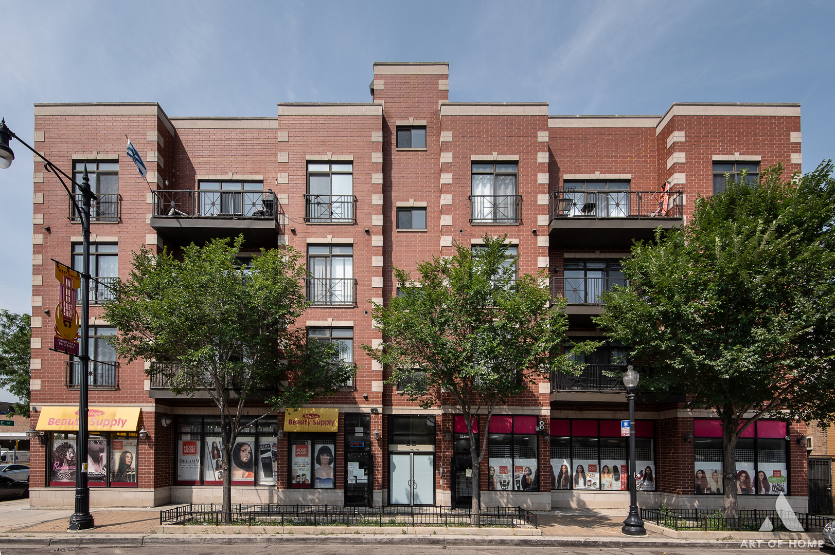 22 S WESTERN Avenue 304